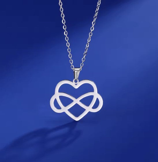 Myrto® | Vintage Infinite Heart Silver Necklace