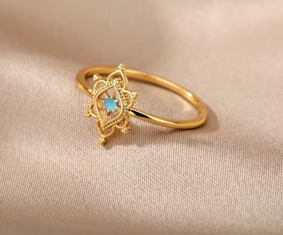 Gloria® | Oval Flower Gold Ring