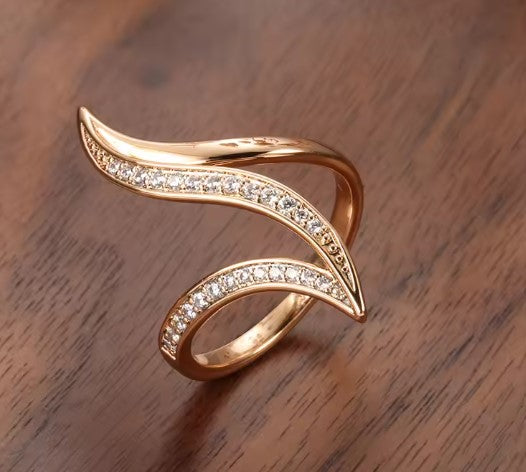 Zoraida® | Curve Zircon Rose Gold Ring