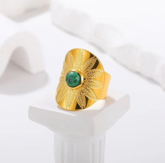 Bryony® | Vintage Blue Stone Gold Ring