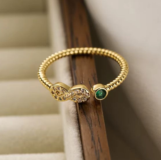Amparo® | Green Zircon Cross Gold Ring