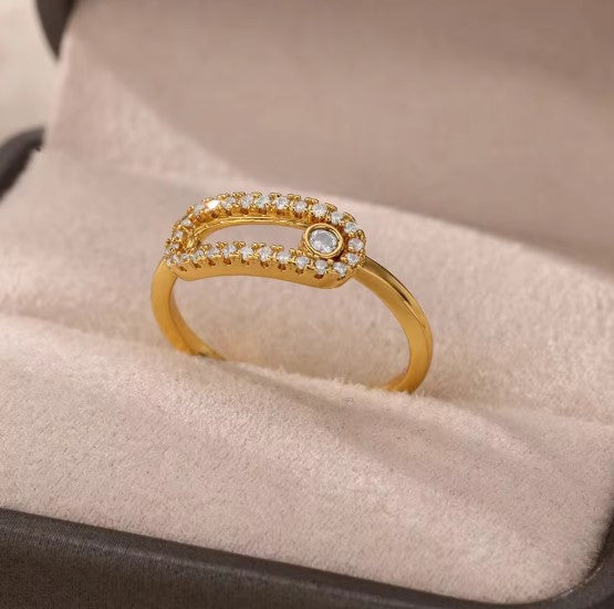 Isis® | Vintage Crystal Zircon Gold Ring