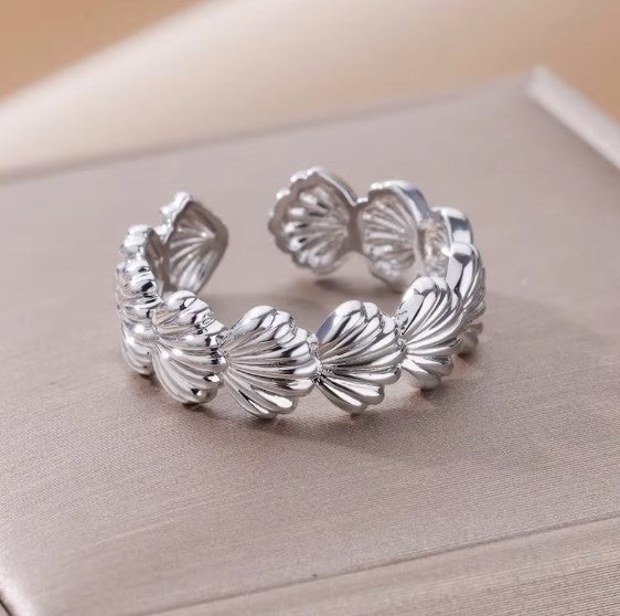 Riona® | Sunshine Seashell Silver Ring