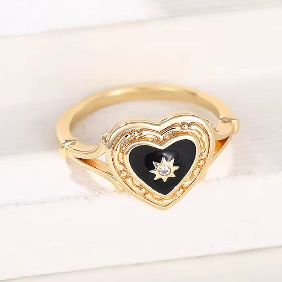 Holland® | Vintage Black Heart Ring