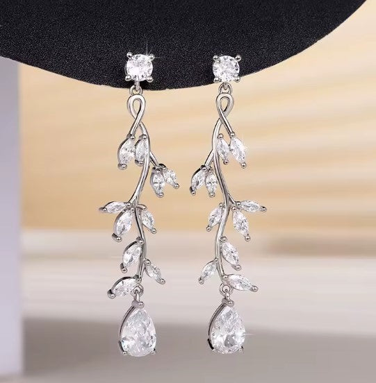 Gloria® | Leaf Zirconia Dangle Silver Earrings