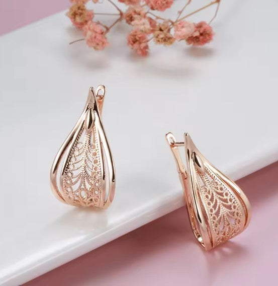 Consuelo® | Hollow Flower Long Drop Earrings