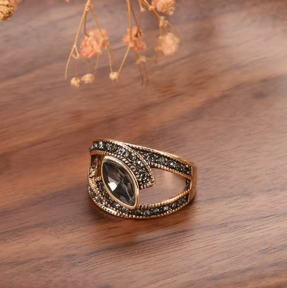 Alina® | Vintage Zircon Stone Crystal Ring