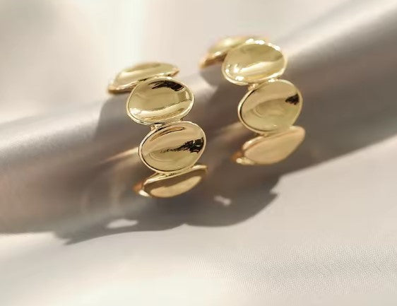 Fabiola® | Vintage C-shaped Design Earrings
