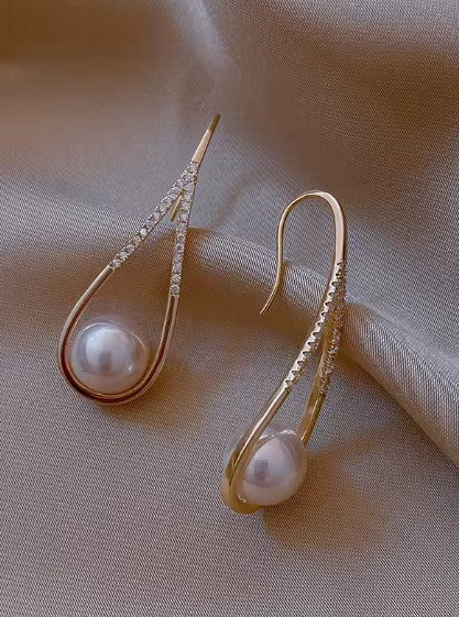 Cintia® | Exquisite Pearl Dangle Earrings