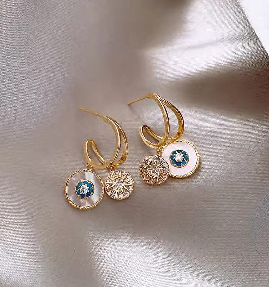 Irene® | Classic Round Shell Flower Earrings