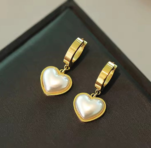 Yara® | Classic Pearl Heart Gold Earrings