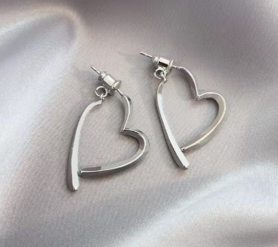 Carolina® | Heart Shaped Pendant Silver Earrings