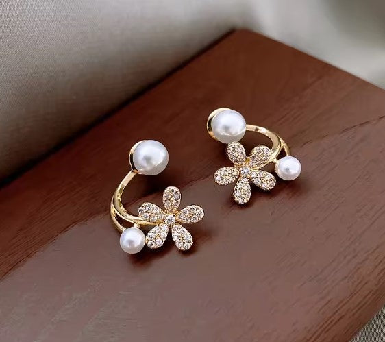 Belén® | Exquisite Inlaid Zircon Pearl Flower Earrings