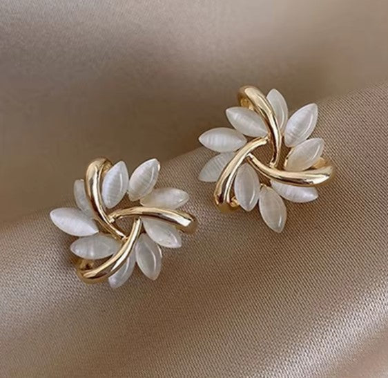 Lucía® | Exquisite Crystal Flower Earrings