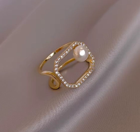 Leonor® | Classic Square Adjustable Gold Ring