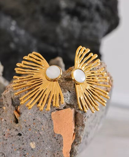 Guinevere® | Vintage Natural Shell Charm Earrings