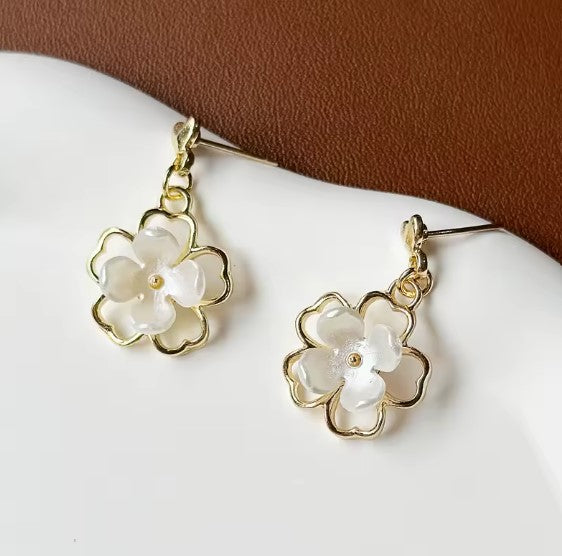 Yara® | Classic White Flower Drop Earrings
