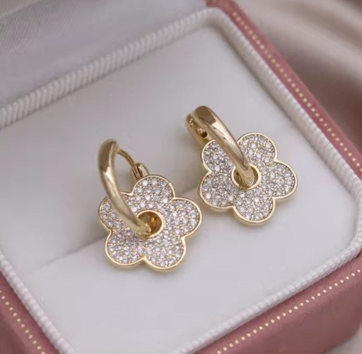 Blythe® | Classic Zircon Flower Earrings