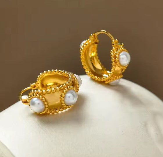 Alicia® | Vintage Circle Pearl Earrings