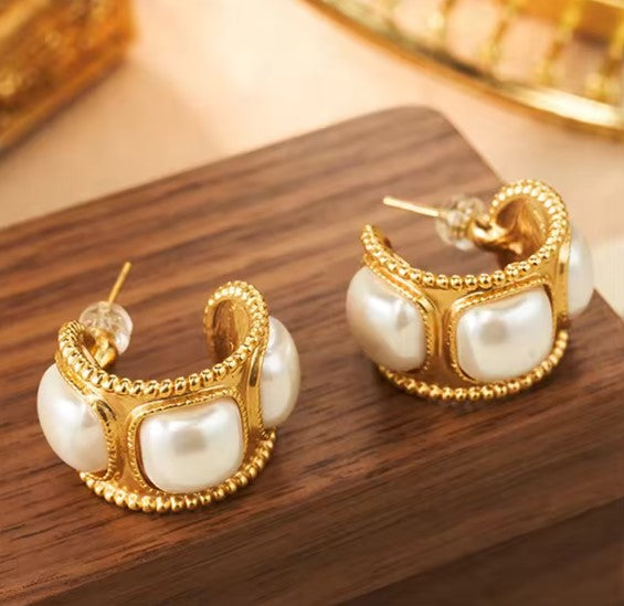 Zelda® | Classic Pearl Hoops Gold Earrings