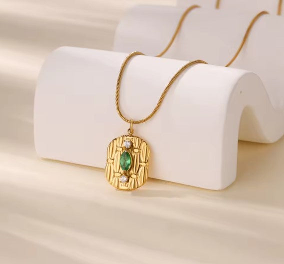 Clara® | Eloria Green Zircon Oval Necklace