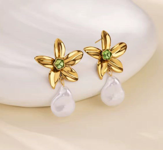Misty® | Classic Flower Pearl Dangle Earrings