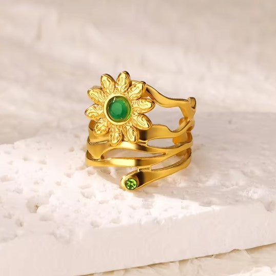 Quintessa® | Vintage Pearl Sun Flower Gold Ring