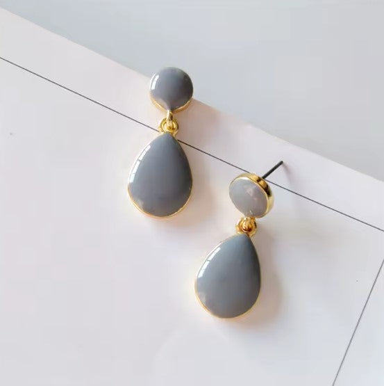 Beatriz® | Vintage Temperament Grey Earrings