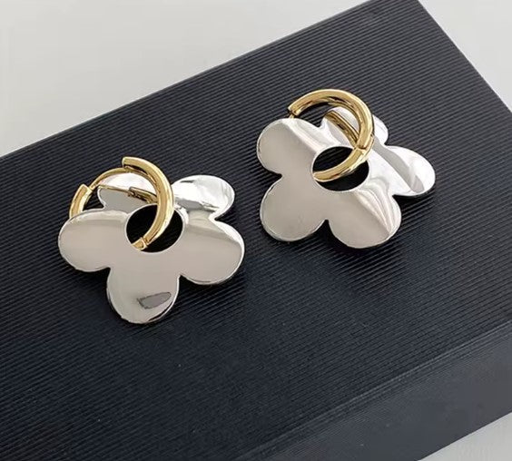 Rocío® | Vintage Round Flower Earrings