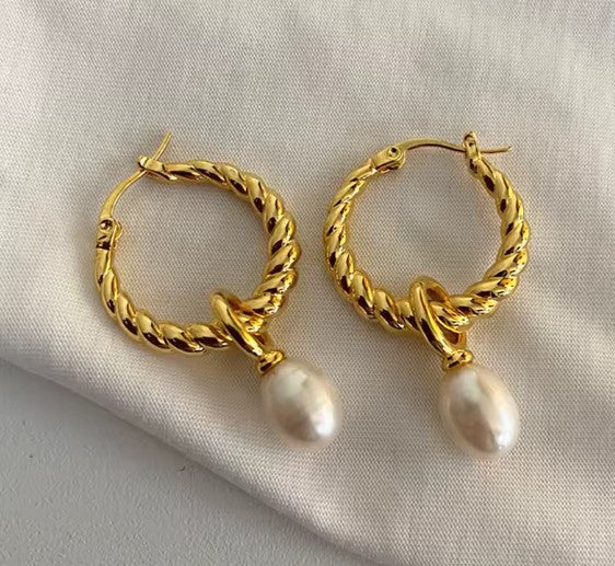 Bridget® | Classic Pearl Twist Freshwater Gold earrings