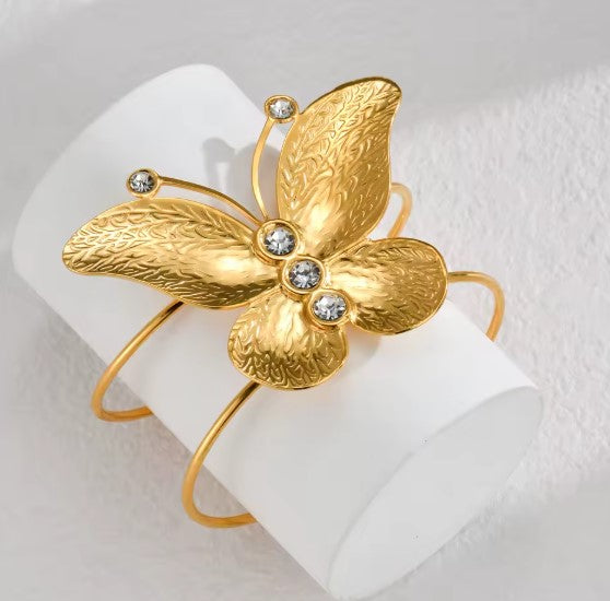Stormi® | Classic Inlaid Zircon Butterfly Bracelet