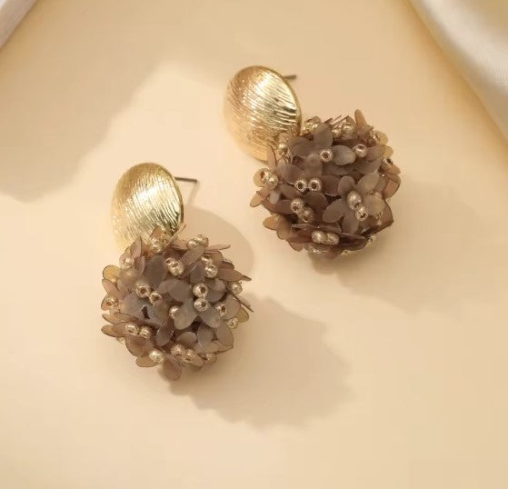 Faye® | Classic Brown Flower Beads Drop Earrings