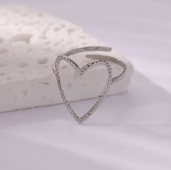 Solange® | Classic Hollow Heart Silver Ring