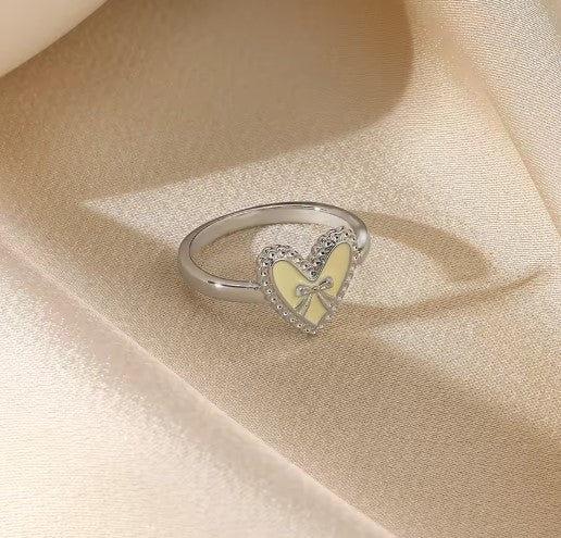 Isolde® | Vintage Heart Bow Adjustable Silver Ring