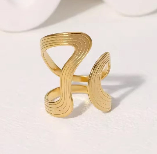 Brenda® | Elegant Wave Adjustable Gold Rings