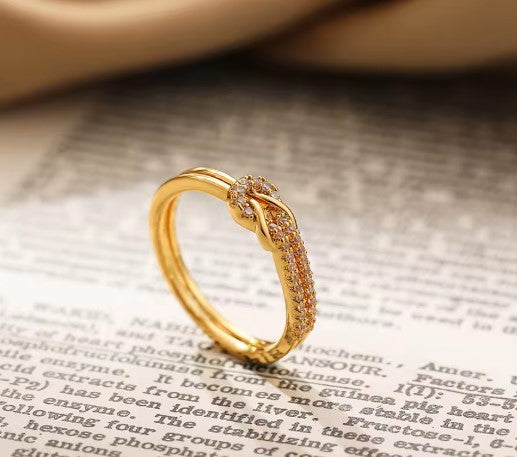 Francisca® | Exquisite Zircon Knot Gold Ring