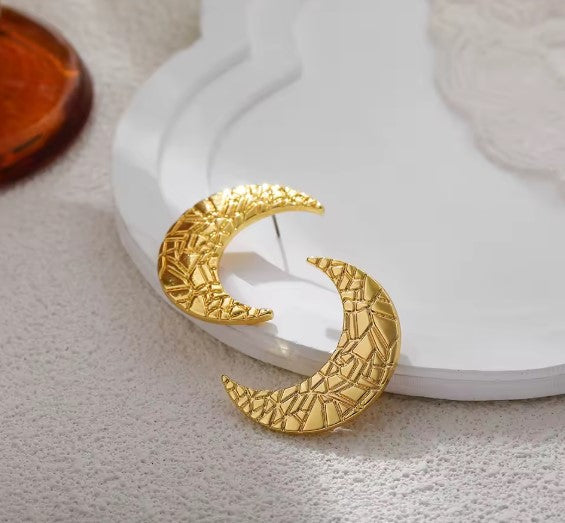 Carina® | Exquisite Moon Stud Earrings