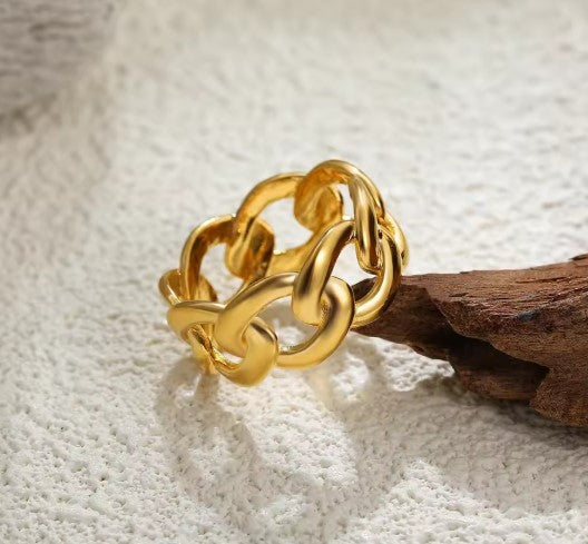 Ilana® | Classic Chain Rock Gold Ring