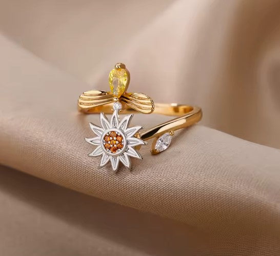 Io® | Spinner Sunflower Bee Adjustable Gold Ring
