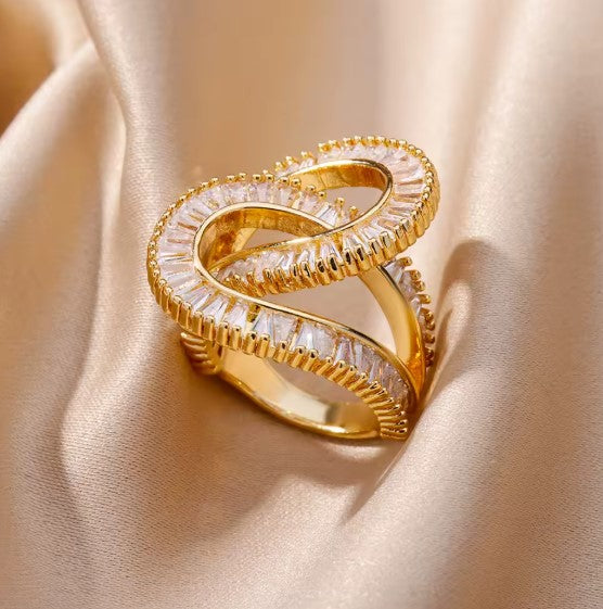 Ariadna® | Vintage Zircon Twist Gold Ring