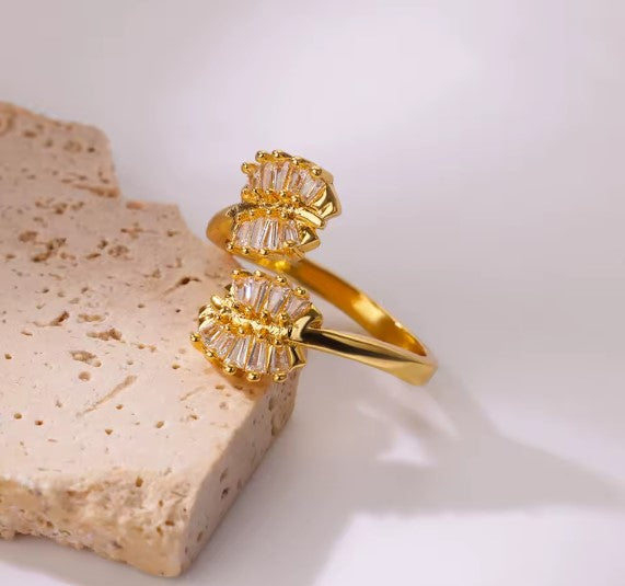 Viviana® | Vintage Zircon Hug Leaf Adjustable Ring