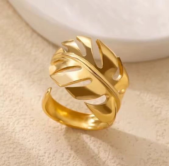 Leilani® | Vintage Leaf Gold Ring