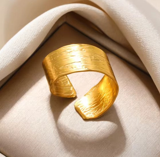 Phoebe® | Vintage Hippie Punk Gold Ring