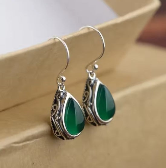 Rosalía® | Vintage Green Stone Dangle Earrings