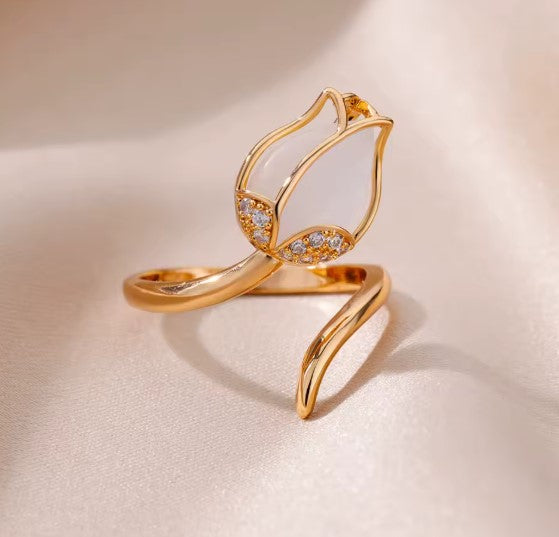 Beatrix® | Classic Zircon Flower Adjustable Ring