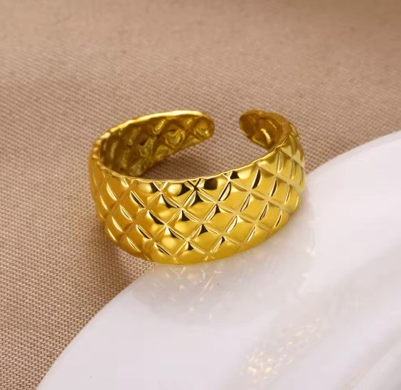 Nina® | Vintage Rhombic Adjustable Gold Ring