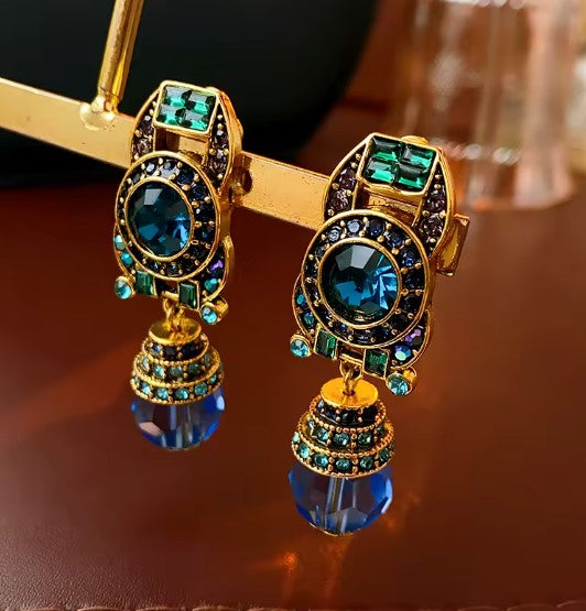 Meadow® | Vintage Light Elegant Blue Crystal Clip Earrings
