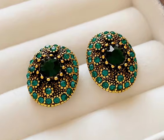 Pamela® | Vintage Green Oval Zircon Earrings
