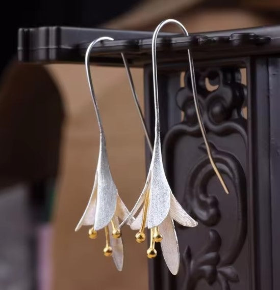 Holland® | Classic Carved Floral Silver Earrings