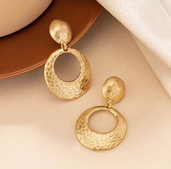 Alma® | Vintage Fashion Round Gold Earrings